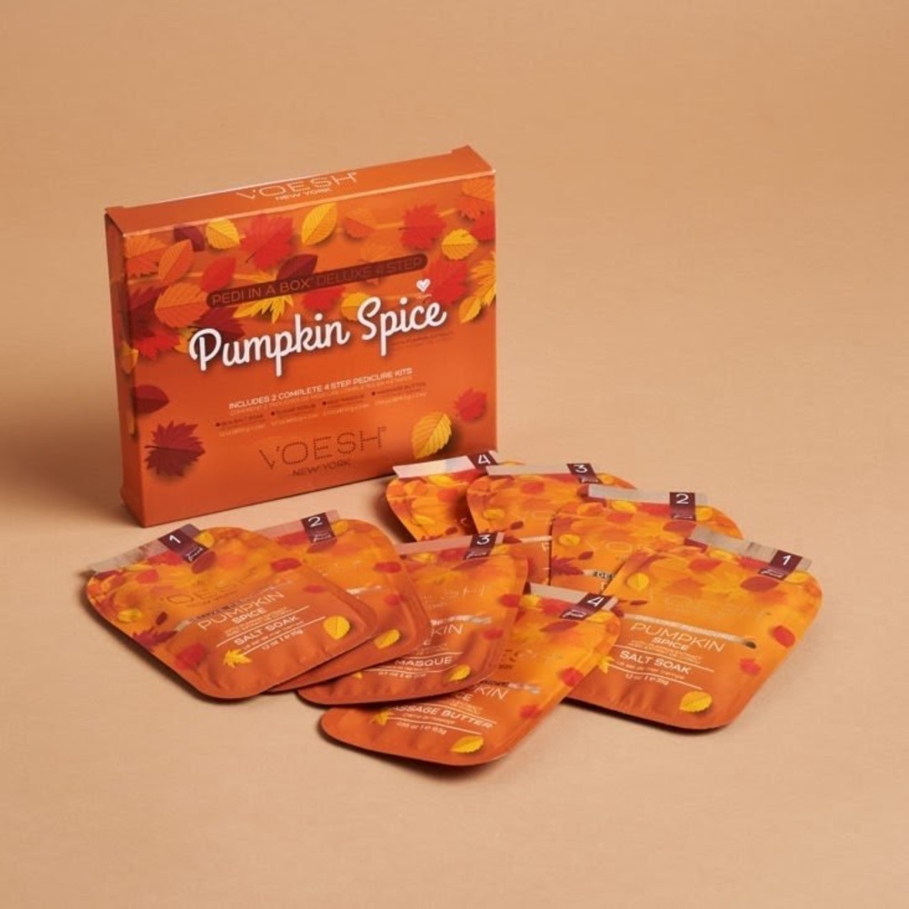 ** NIB VOESH PUMPKIN SPICE PEDI PACK **